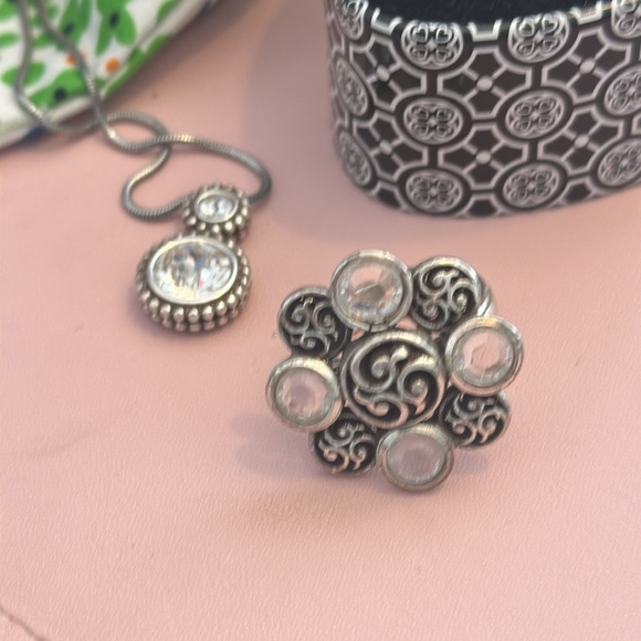 Beautiful Brighton lot of necklace and ring with pouch and case - Picture 4 of 11